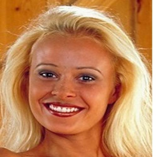 Live 121 Chat Profile picture for Crystal