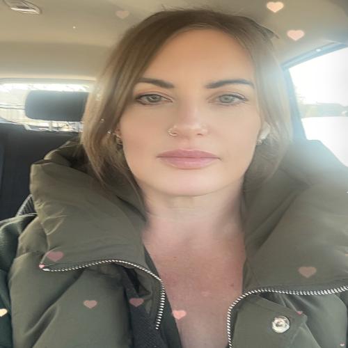 Live 121 Chat Profile picture for Eliza
